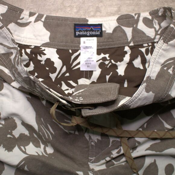Patagonia M’s Wavefarer Board Shorts Size 31 - Picture 2 of 4
